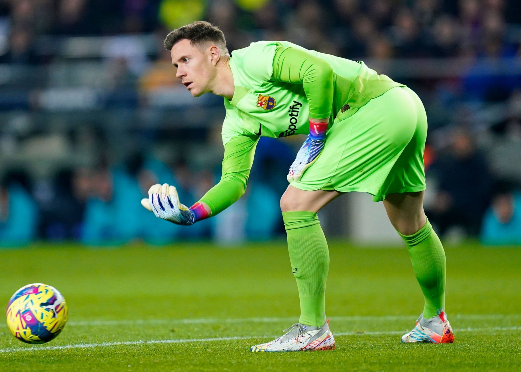 九游体育莱万多夫斯基连续十五场比赛得分超过逆转，TES挑战极限！的简单介绍