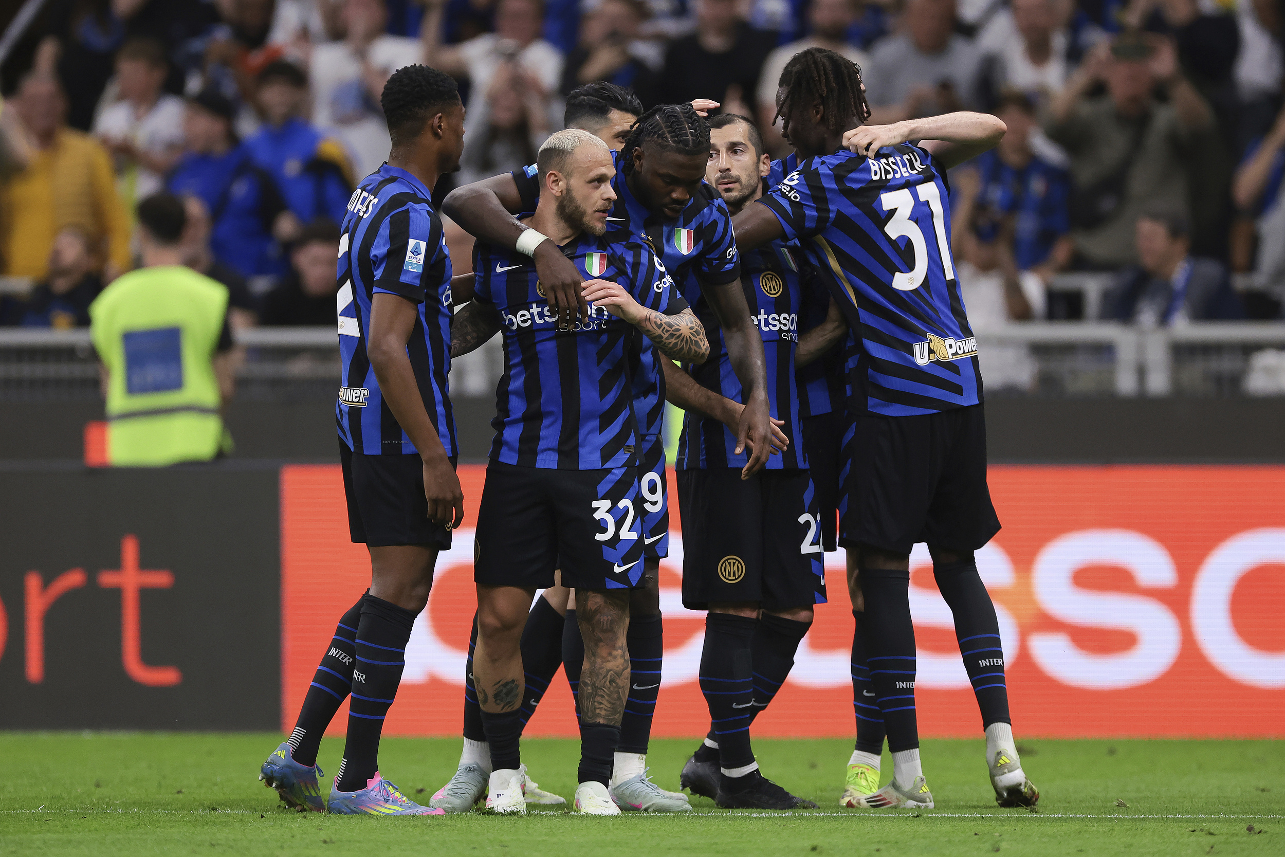 九游体育加时末段拉齐奥备战欧冠，遗憾出局细节曝光，球迷炸锅，更衣室氛围转暖的简单介绍